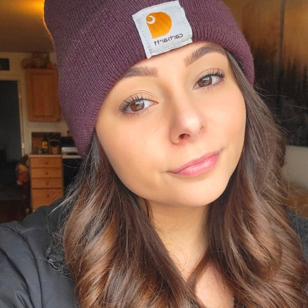 Meet your Posher, Dominique